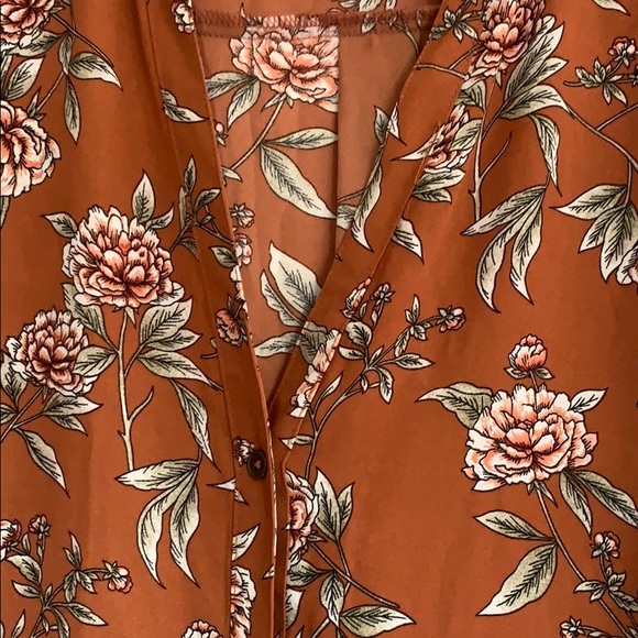 Floral button down tunic - Picture 2 of 6